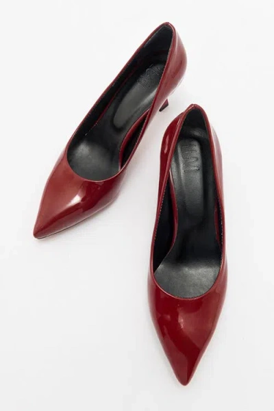 Prologue Shoes Pedra Pointed Toe Pump In Burgundy