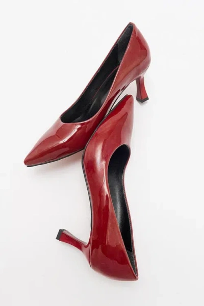 Prologue Shoes Pedra Pointed Toe Pump In Burgundy