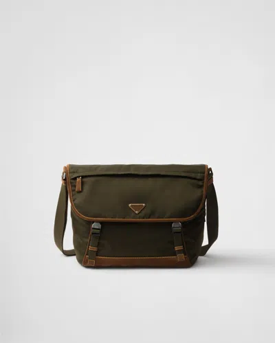 Prada Grosse Schultertasche Aus Re-nylon Und Wildleder In Green