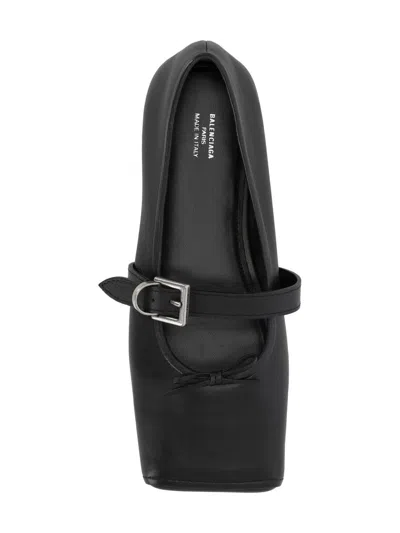Balenciaga Flat Shoes In Black