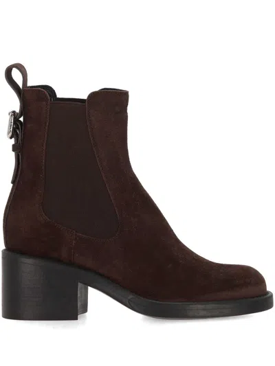 Chloé Round Toe Short Boots In Brown