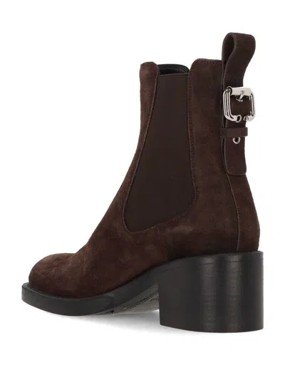 Chloé Round Toe Short Boots In Brown