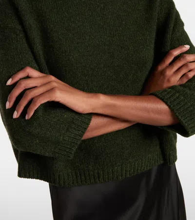 Khaite Sabina Cropped Cashmere Sweater In Green