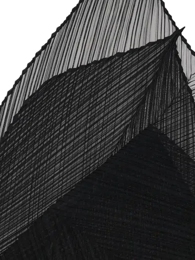 Issey Miyake Pleated Scarf In Black