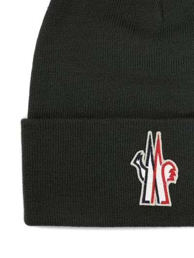 Moncler Grenoble Logo Patch Knitted Beanie In Black