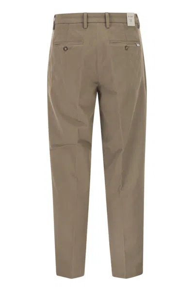 Re-hash Pleats Chino Trousers In Brown