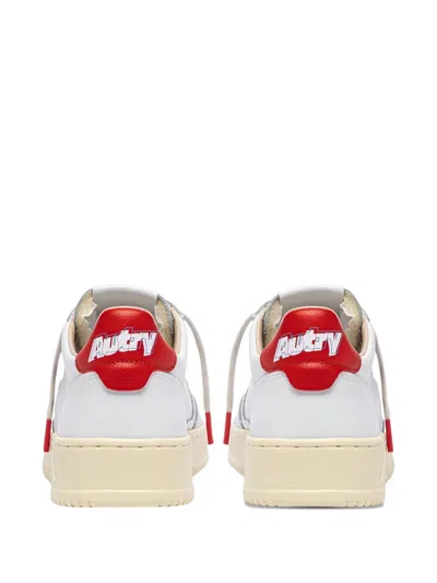 Autry Medalist Low Sneakers In Soft Leather With Cushioned Comfort In White