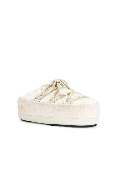 Moon Boot X Guest In White