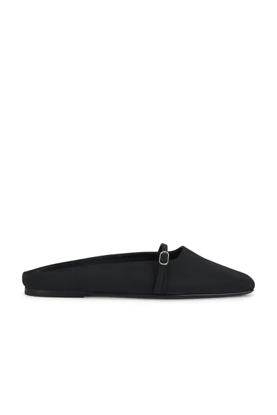 St Agni Plie Flat In Black