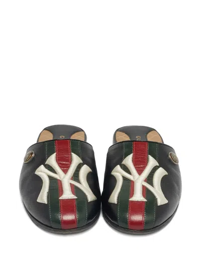 Pre-owned Gucci X Ny Yankees Embroidered-logo Mules In Black