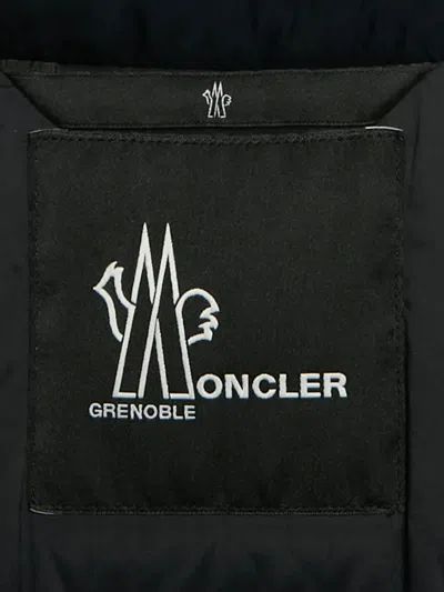 Pre-owned Moncler Detachable-trim Belted Jacket In Red