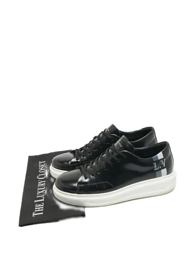 Pre-owned Louis Vuitton Leather Sneakers In Black