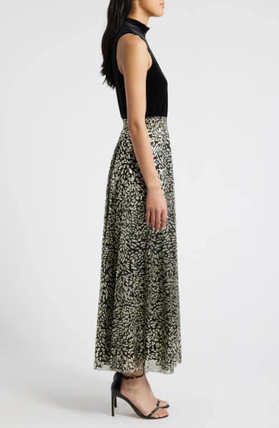 Halogen ® Mixed Media Metallic Print Gown In Black