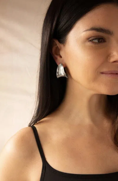 Marlyn Schiff Camilla Hoop Earrings In Metallic