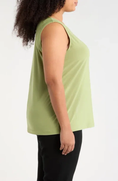 Vikki Vi Scoop Neck Tank In Green