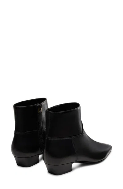 Stuart Weitzman Stassi Leather Zip Ankle Boots In Black