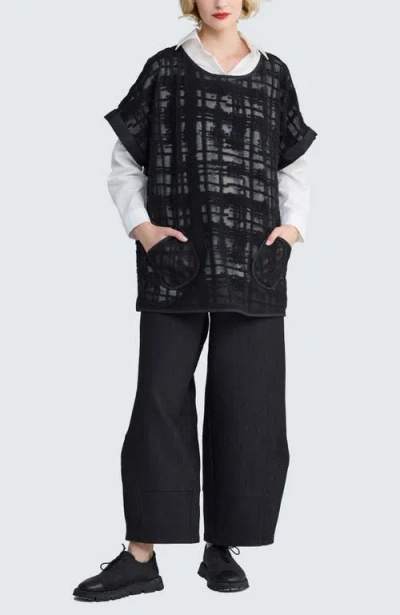 Luukaa Solara Structured Mesh Tunic In Black