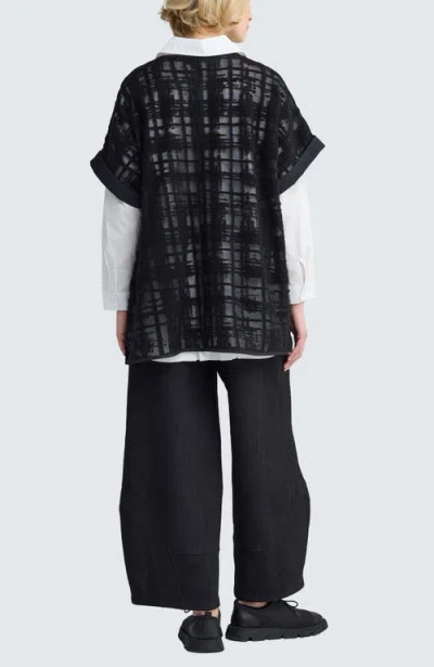 Luukaa Solara Structured Mesh Tunic In Black