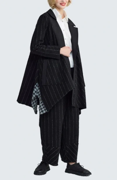 Luukaa Sunniva Mixed-media Long Jacket In Black
