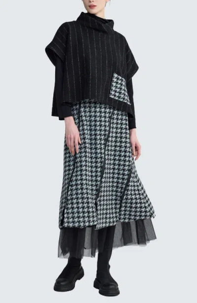 Luukaa Elara Wool-felt Pullover In Black