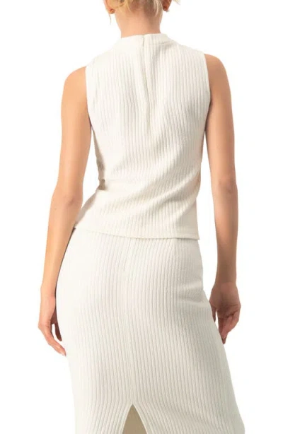 Ivonne Sleeveless Ribbed Crop Top In Brown