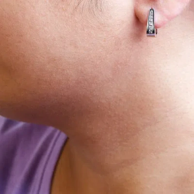 Haus Of Brilliance 14k White Gold 1/4 Ct Channel- Set Diamond Hoop Earrings In White