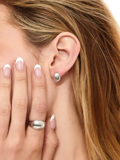 Devata Beveled Curved Dome Stud Earrings In Silver