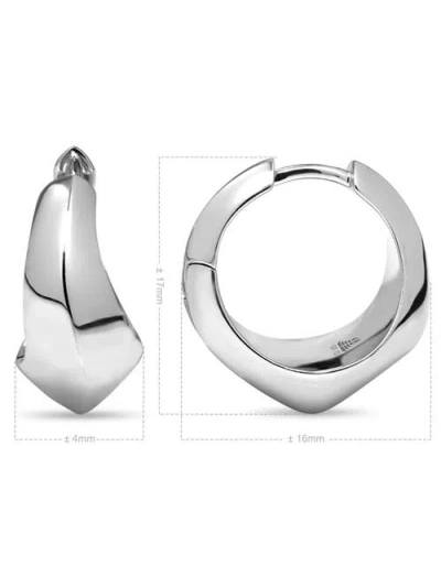 Devata Beveled Curve Hoop Earrings In Metallic