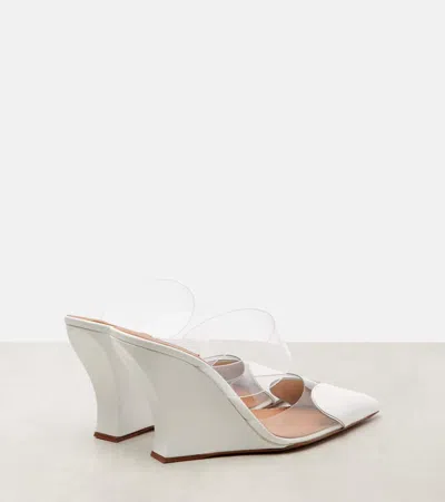 Alaïa Le Caur 90 Patent Leather Wedge Mules In White