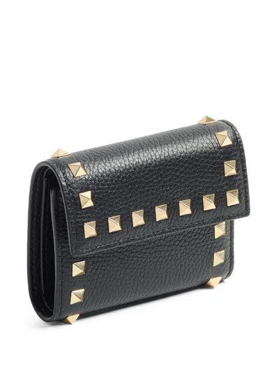 Valentino Garavani Rockstud Trifold Wallet In Grainy Calfskin Woman Black Uni