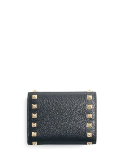 Valentino Garavani Rockstud Trifold Wallet In Grainy Calfskin Woman Black Uni
