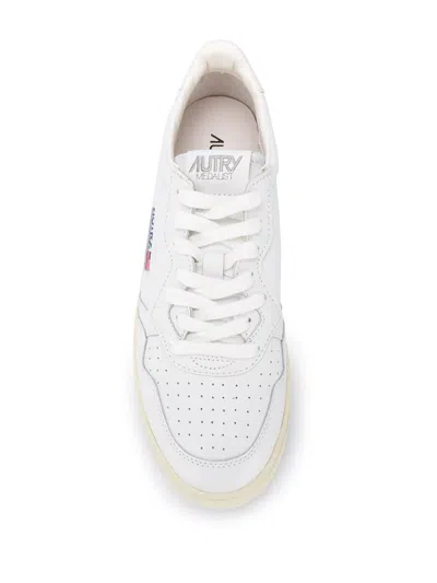 Autry Medalist Low Sneakers In White Leather In White