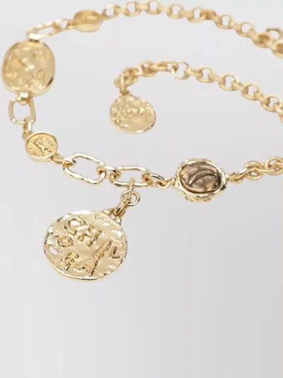 Chloé Medallion Charms Short Necklace Textured Links In Gold