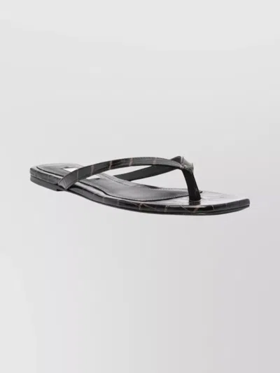 Totême Toteme Leather Thong Sandals In Black