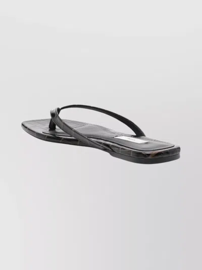 Totême Toteme Leather Thong Sandals In Black