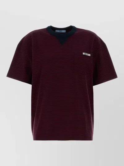 Prada Oversize-t-shirt Aus Gestreiftem Jersey In Burgundy