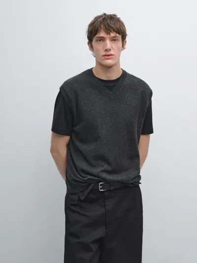 Massimo Dutti Wool Blend V In Black