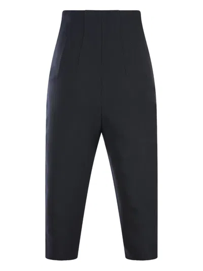 Jacquemus Women Capri Pants In Black