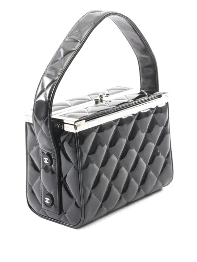 Pre-owned Chanel 1996-1997 Matelasse-quilted Make-up Bag In Black