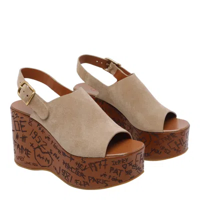 Chloé Desert Sand Platform Sole Graffiti Print Sandals In White