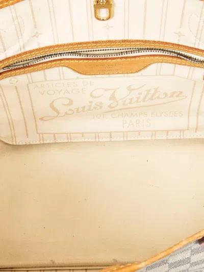 Pre-owned Louis Vuitton 2010 Neverfull Pm Tote Bag In White