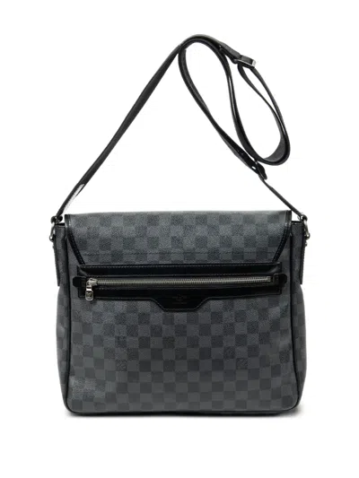 Pre-owned Louis Vuitton 2010 Daniel Mm Cross Body Bag In Black