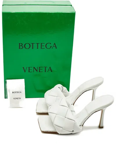 Pre-owned Bottega Veneta Lido Leather Sandals In White