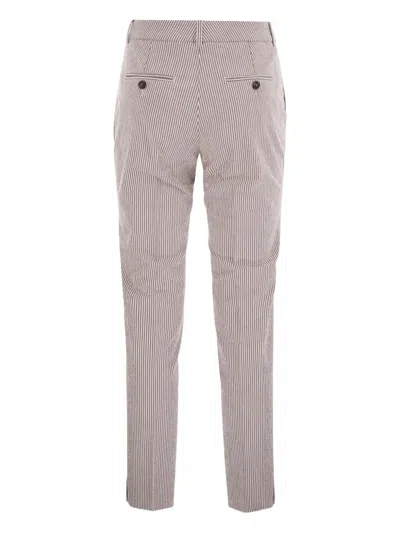 Peserico Zigarettenhose Mit Ziernähten In Brown