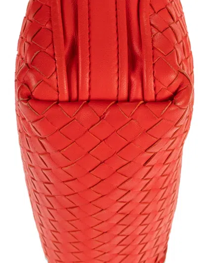 Pre-owned Bottega Veneta Intrecciato Shoulder Bag In Red