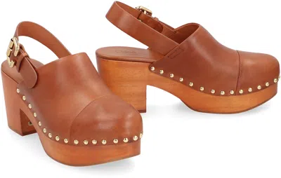 Chloé Chunky Heel Stud Embellishments Wooden Platform Pumps In Ginger Brown