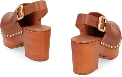 Chloé Chunky Heel Stud Embellishments Wooden Platform Pumps In Ginger Brown