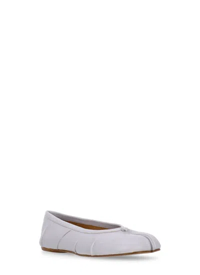 Maison Margiela White Ballet Flats With Tabi Toe And Bow Detail On Front In Leather Woman In Purple