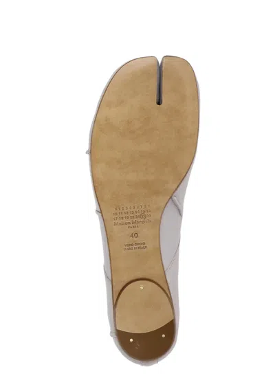 Maison Margiela White Ballet Flats With Tabi Toe And Bow Detail On Front In Leather Woman In Purple