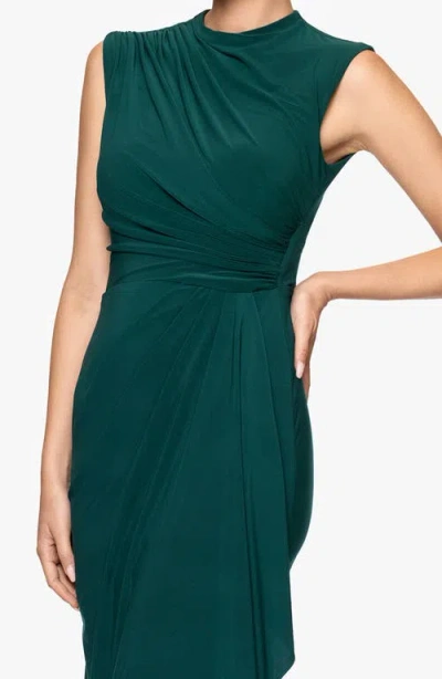 Betsy & Adam Ruched Sleeveless Gown In Green